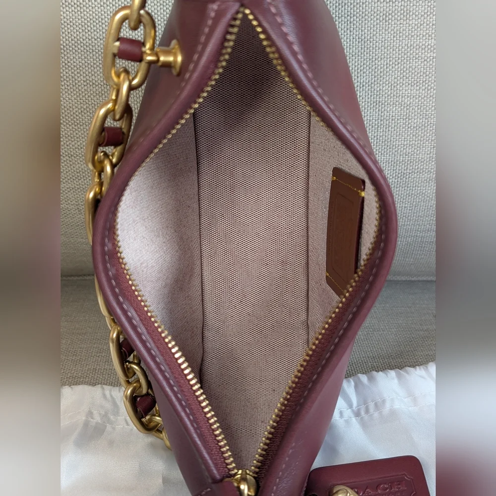 Coach swinger bag in wine with chain strap - Picture 6 of 11